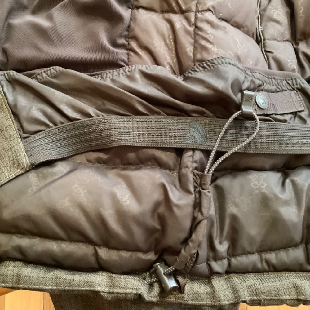 THE NORTH FACE HyVent 600 Belted Puffer Coat Size S - Picture 16 of 16